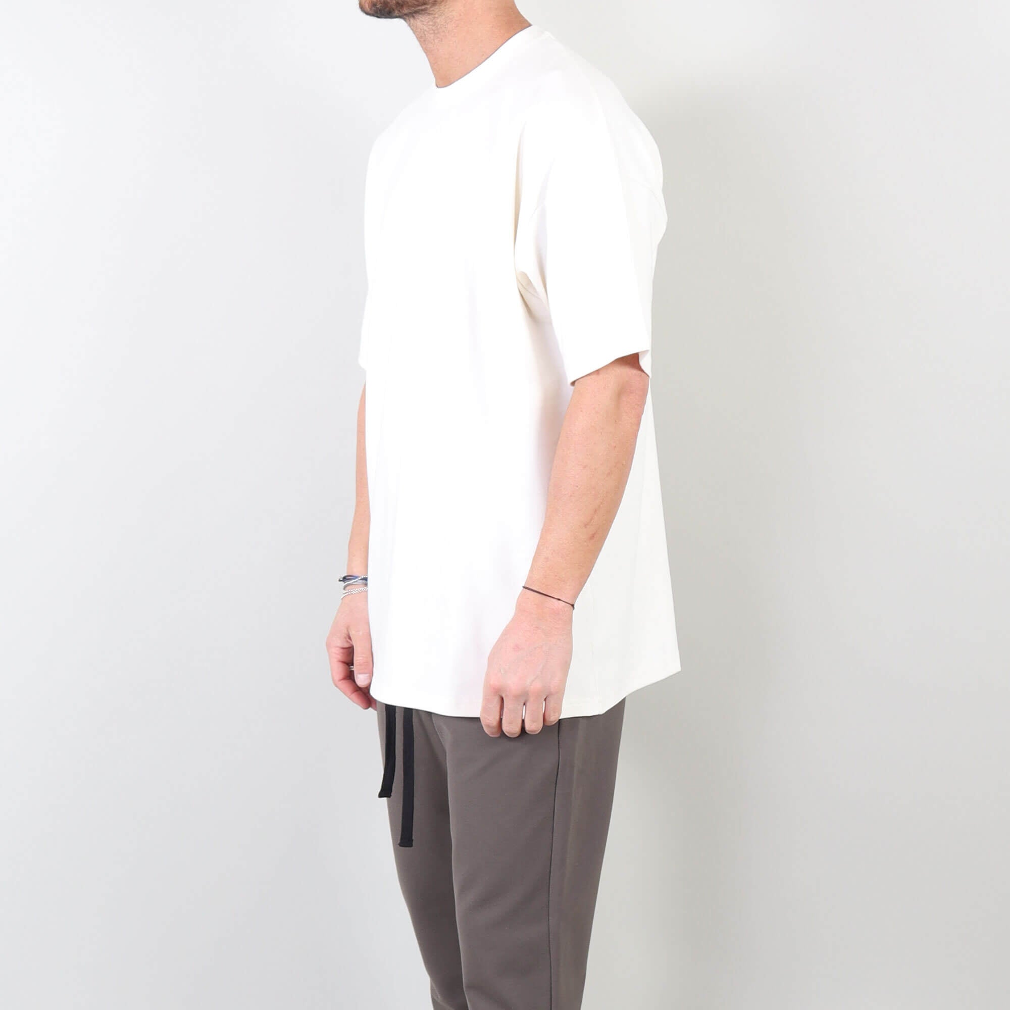 Essential drop tee off white