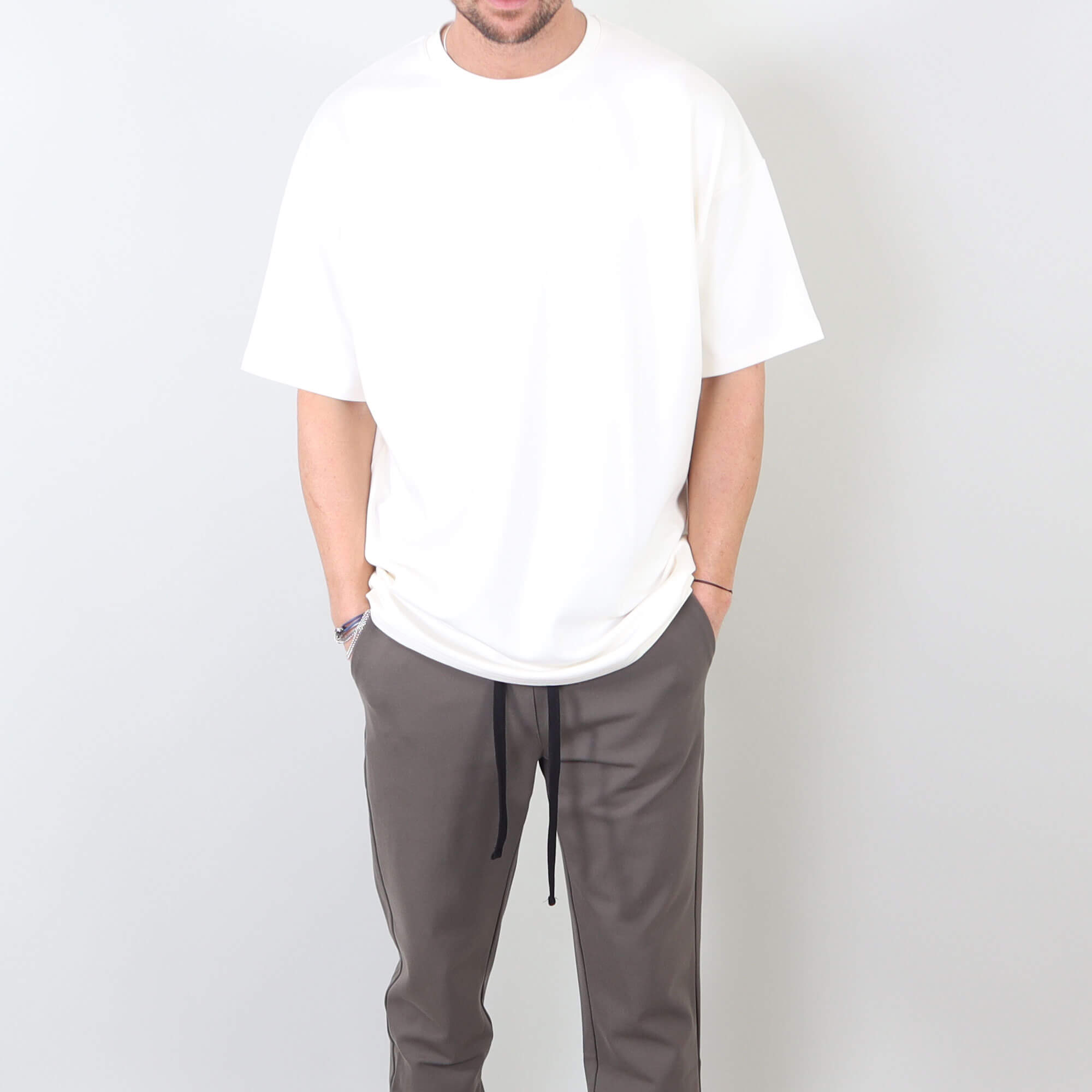 Essential drop tee off white